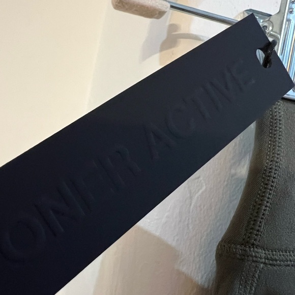 NWT Oner Active SoftMotion Straight Leg Leggings Size Small - Picture 10 of 13